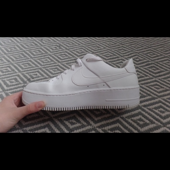 Air Force 1 *SOLD* - Picture 2 of 11